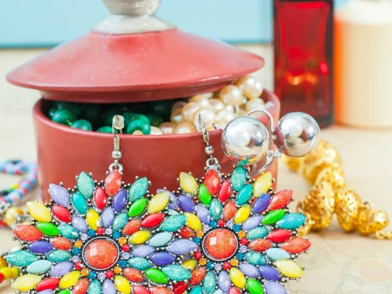 FAQs about costume jewelry