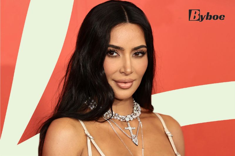 Kim Kardashian - Net Worth $900 Million